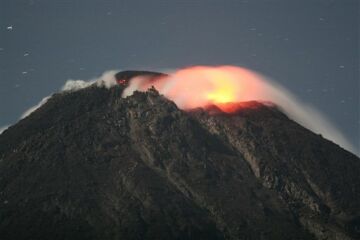 active merapi volcano