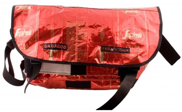 bags and wallets made from trash 1 izudo 24429