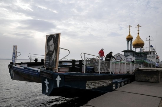 prince saint vladimir self propelled church boat 1