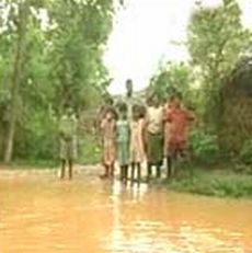 rains cut off villages in maharashtra