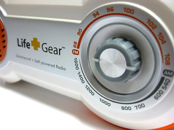 3-in-1 Wind Up radio