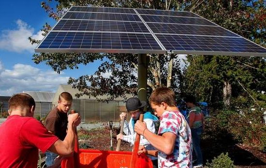 stanwood high schools solar panel